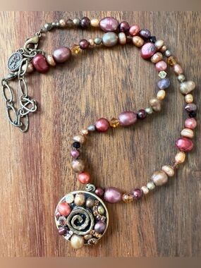 Michael Golan VTG Genuine Multicolor Pearl Necklace Pendant Rhinestone Signed